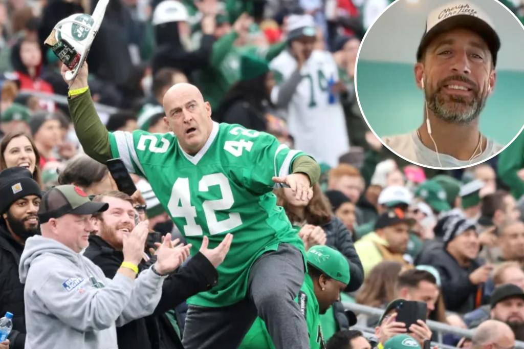 Aaron Rodgers has Fireman Ed’s back in brewing beef with Jets