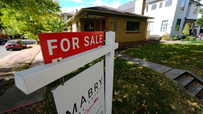 Home sales hit 14-year low despite low mortgage rates, rising supply