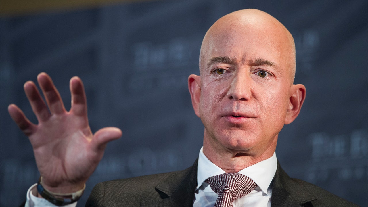 I was a White House press secretary. Here’s why I back Bezos’ WaPo decision