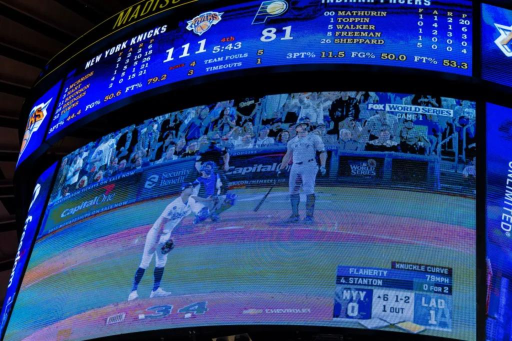 Knicks fans went wild for Yankees homer mid-MSG blowout