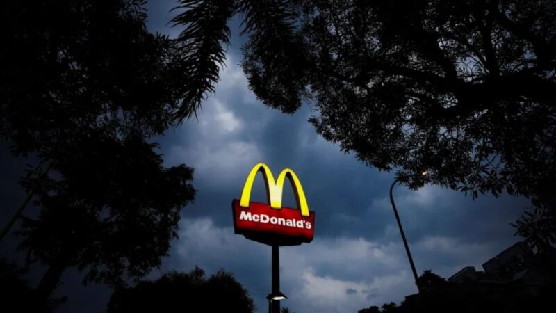 McDonald’s shares plunge on investor panic over E. coli outbreak