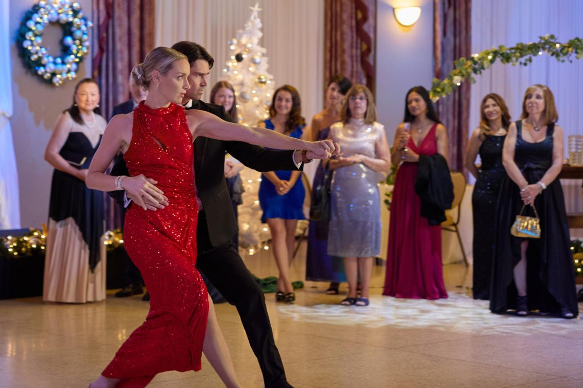 Stream It Or Skip It: ‘The Christmas Charade’ on Hallmark, Where A Bookish Librarian Mistakenly Gets Tangled Up In An FBI Plot To Catch A Jewel Thief