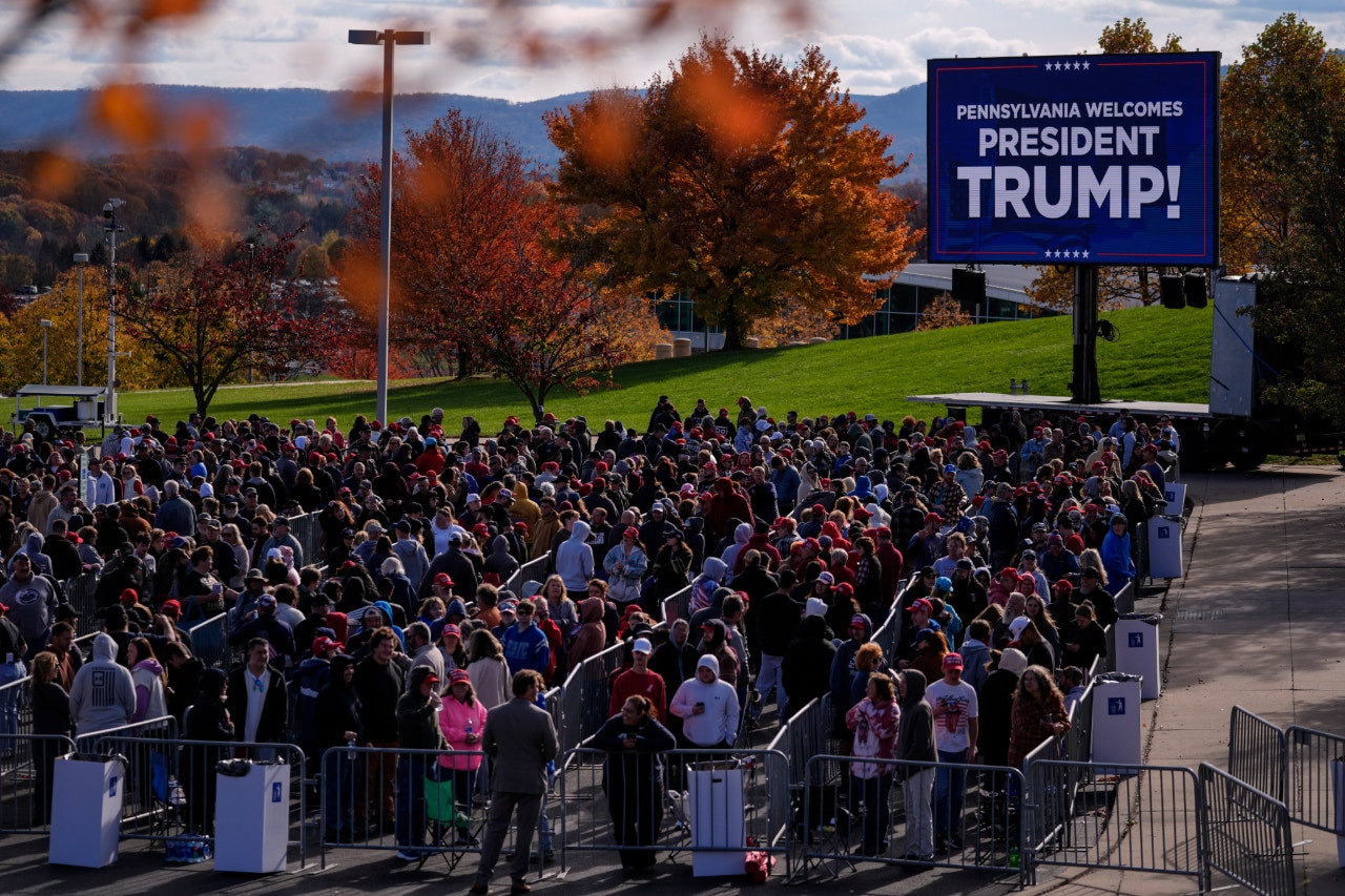 Trump vows in Pennsylvania rally to slash gas prices, lift LNG pause, and ‘frack, frack, frack’