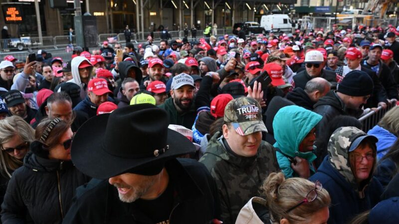 Trump’s NYC rally at MSG live updates: Crowd begins to enter MSG ahead of Trump’s MAGA rally