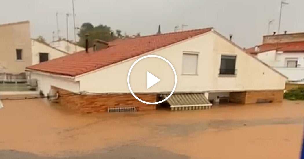 A Survivor in Spain Filmed How the Water Flooded Her Town in Hours