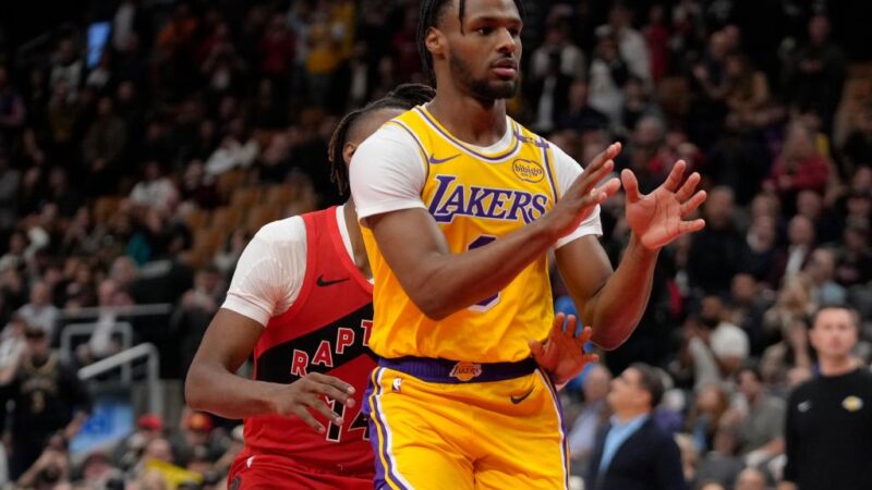 Bronny James gets cher for Lakers cameo after Toronto crowd chants his name