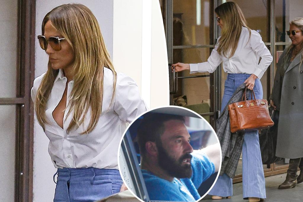 Jennifer Lopez steps out ahead of first Thanksgiving without Ben Affleck