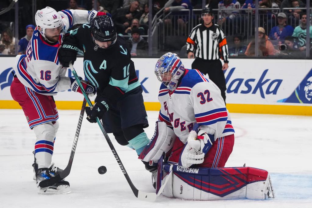 Jonathan Quick’s shutout streak continues as Rangers stymie Kraken