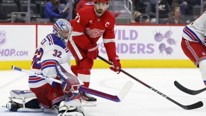 Rangers, Jonathan Quick blank Red Wings despite not playing their best