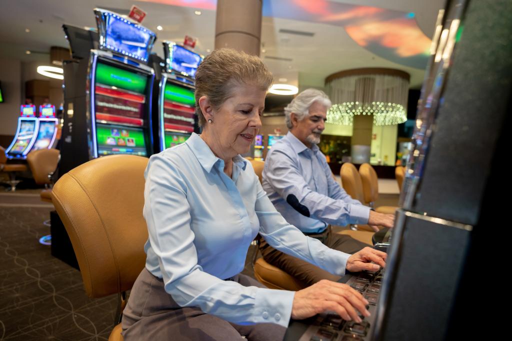 How do I tell my elderly, gambling-addicted aunt she can’t move in?