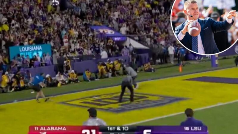 Kirk Herbstreit bashes ‘clowns’ for throwing bottles onto field