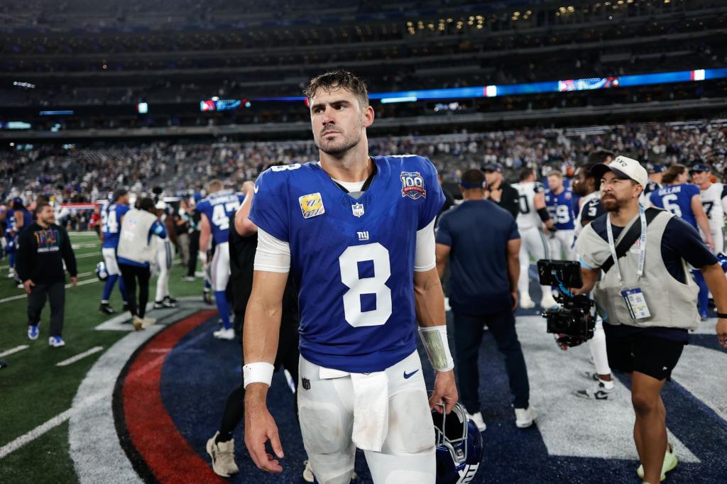 NFL fans desperately want Daniel Jones to sign with Cowboys