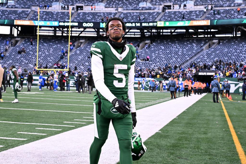 Garrett Wilson noncommittal about Jets future