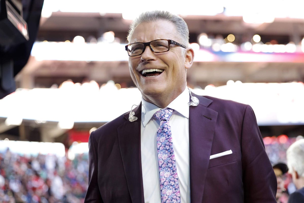 Howie Long is a trusted colleague, friend and family man. The secret? His humanity