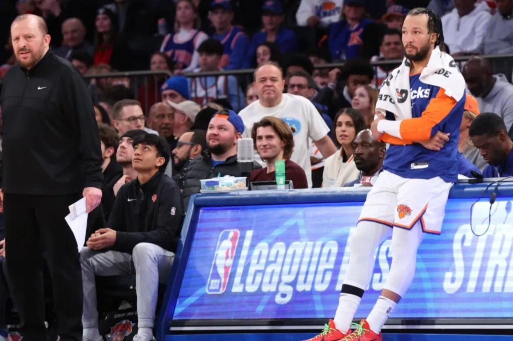 Jalen Brunson not on floor during key stretch in Knicks’ win over Spurs