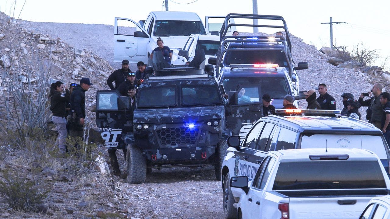 Migrants accused of killing Mexican border agent after he asked them for ID