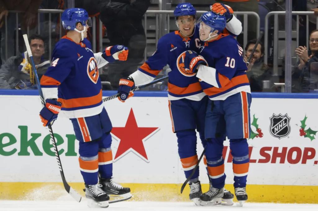 Simon Holmstrom ‘ripping it’ in second stint on Islanders’ top line