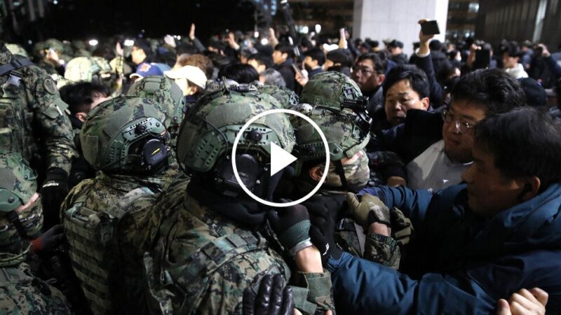 South Korean Troops Enter Parliament Building