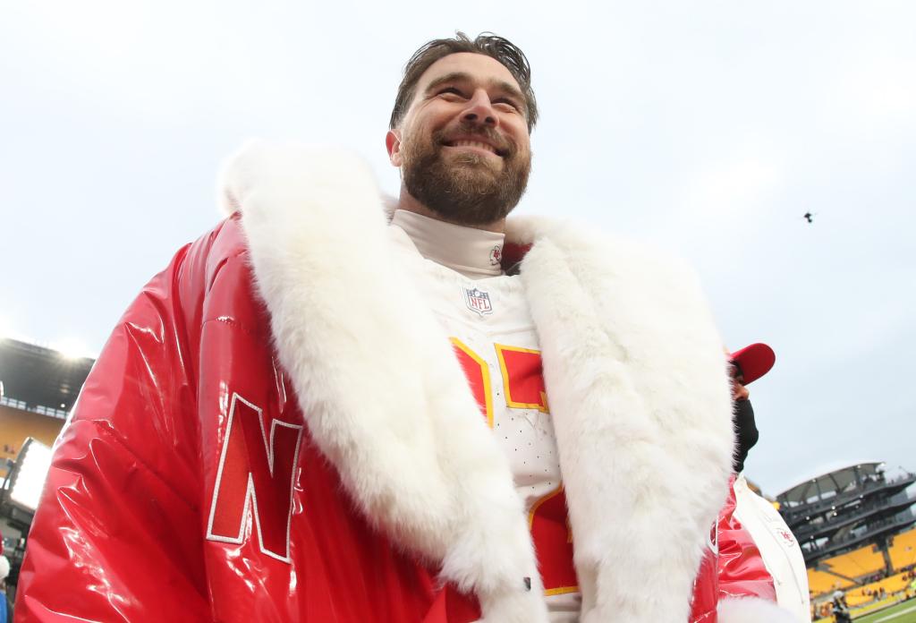 Travis Kelce gets $120K in gifts from Chiefs teammates