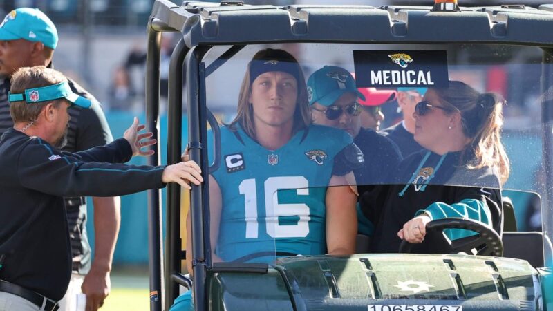 Trevor Lawrence concussed after late hit as fight ensues between Texans, Jaguars