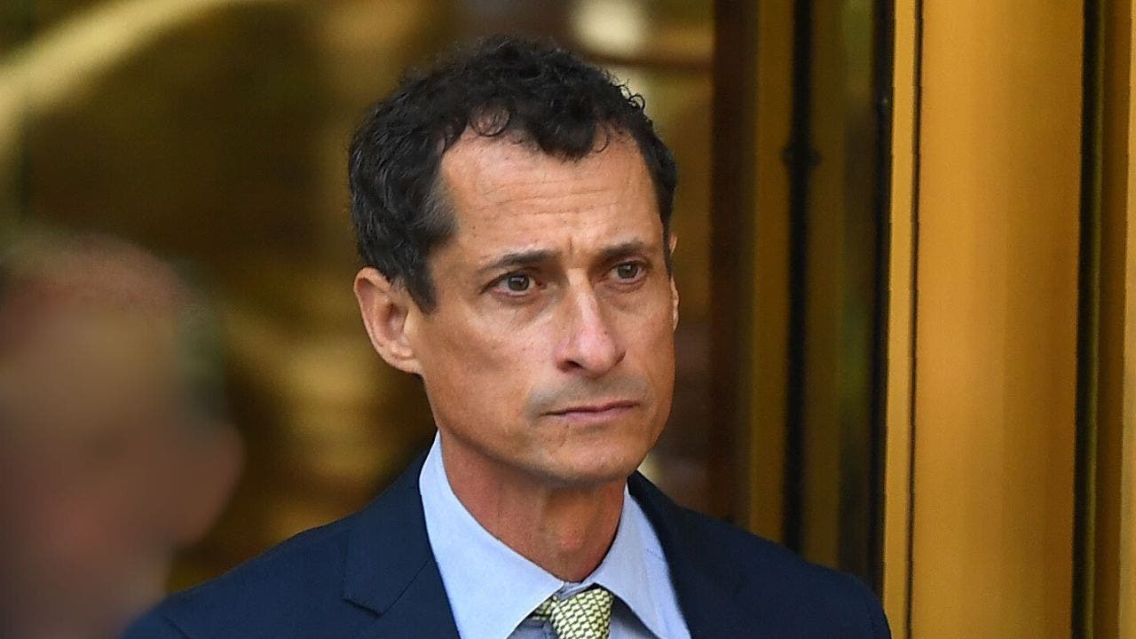 Former Democratic Rep. Anthony Weiner, convicted of illicit contact with minor, files to run for NYC Council