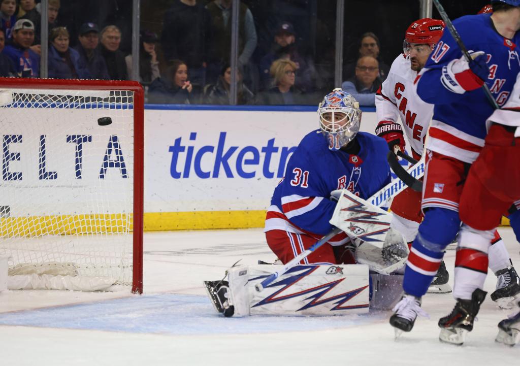 Rangers slip up again in dispiriting loss to Hurricanes