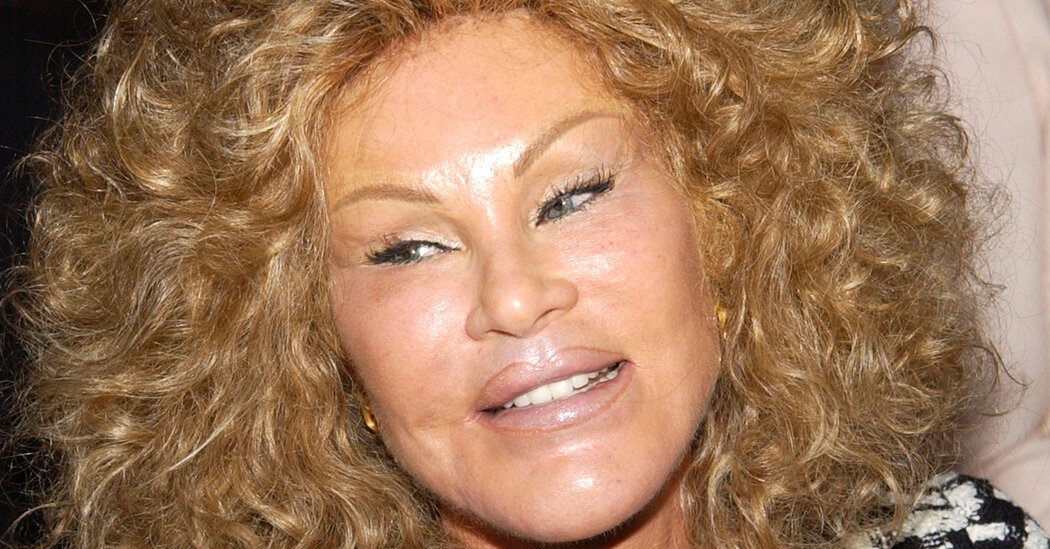 Jocelyne Wildenstein, Socialite and Tabloid ‘Catwoman,’ Dies at 79