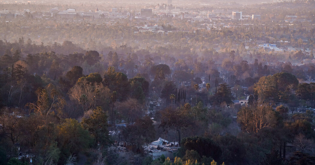 Even Homes That Evade the Fire Face Toxic Ash Risk, Studies Show