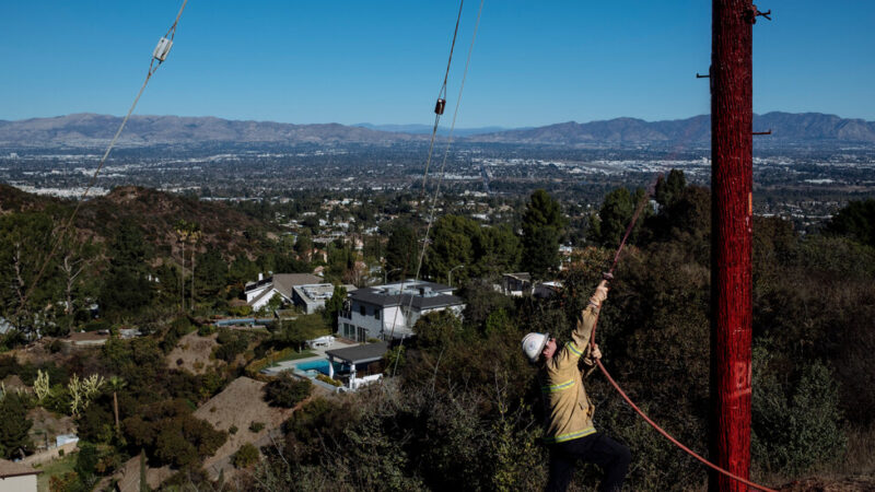 Access Is Tight Around Kamala Harris’s Los Angeles Home