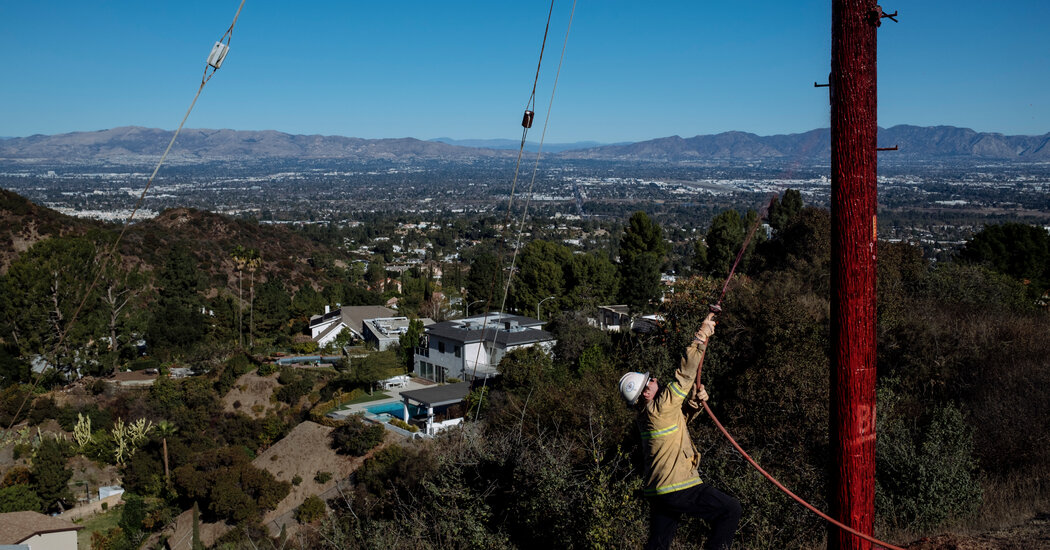 Access Is Tight Around Kamala Harris’s Los Angeles Home