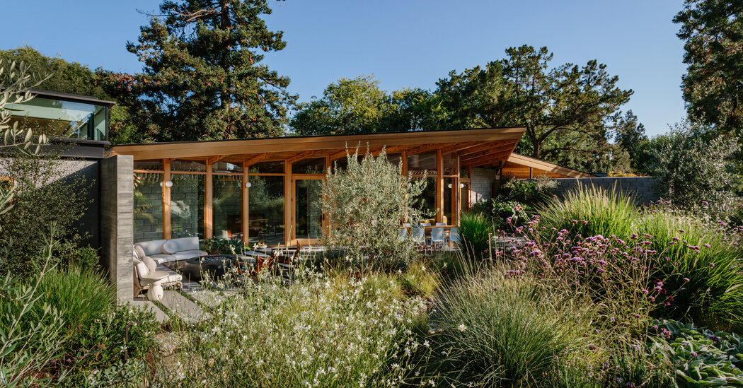 Loving an ‘Untouched’ Modernist House, and Then Getting Down to Work