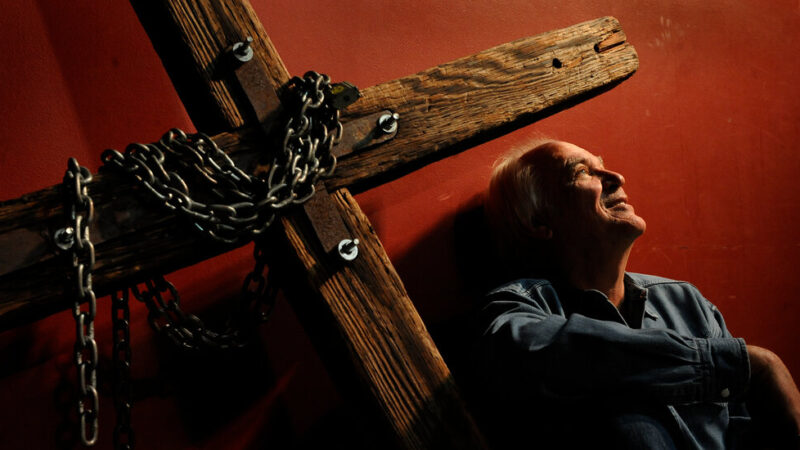 Arthur Blessitt, Who Carried a Cross Around the World, Dies at 84