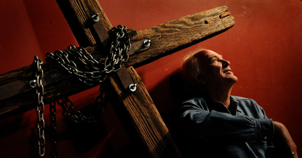 Arthur Blessitt, Who Carried a Cross Around the World, Dies at 84