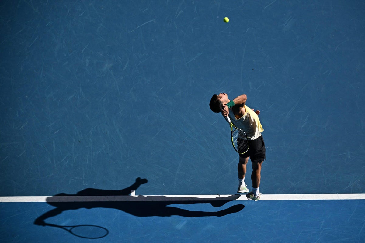 Australian Open storylines: Carlos Alcaraz’s serve motion and late finishes in Melbourne