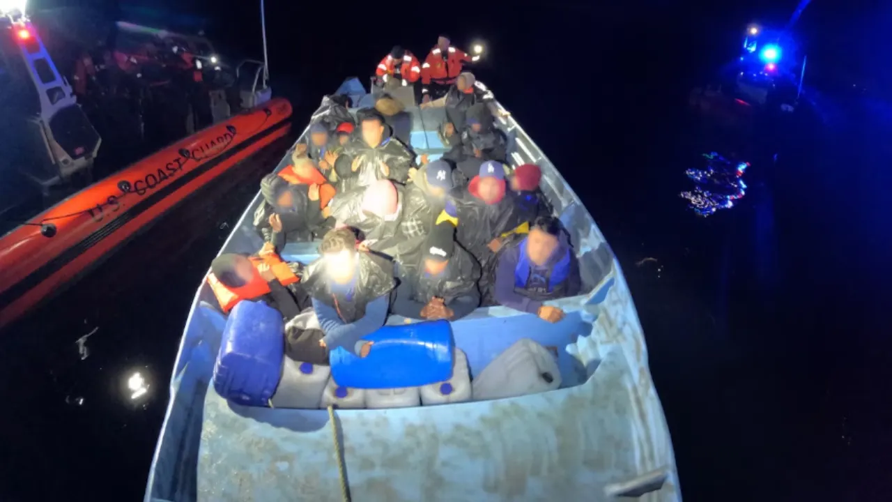 Coast Guard stops boat carrying 21 illegal immigrants heading toward San Diego