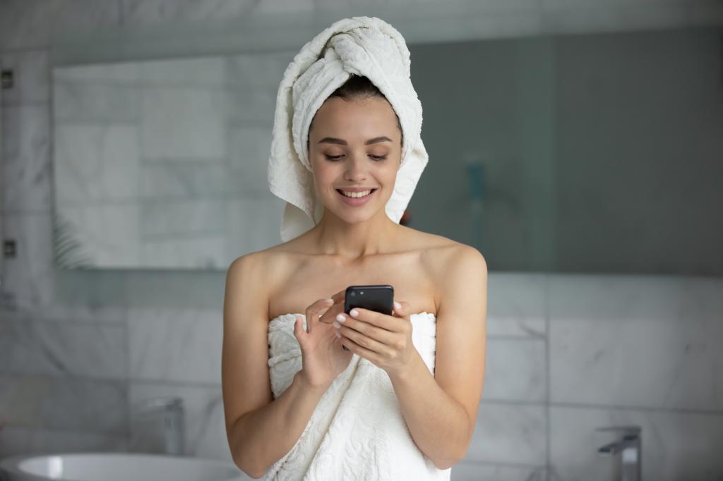 Don’t bring your iPhone to the bathroom when you shower for a very scary reason, influencer warns: ‘A little PSA’