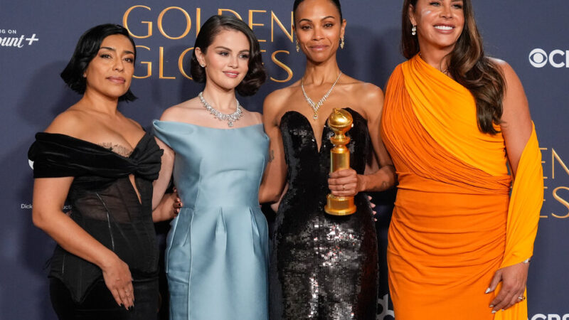 Golden Globes Stars Avoided Politics