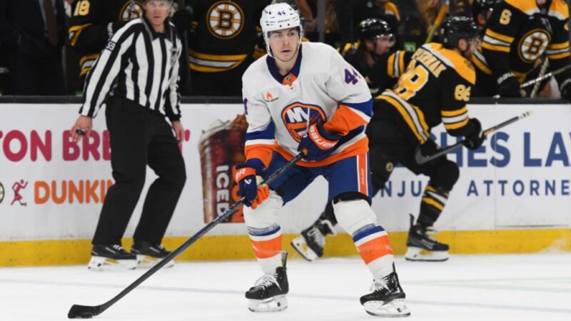 Islanders need elusive win streak to get back into playoff hunt