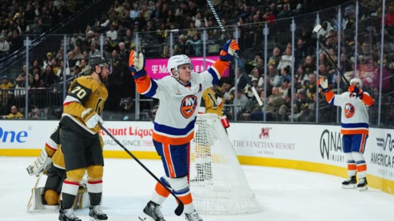 Islanders roll to statement win over Golden Knights