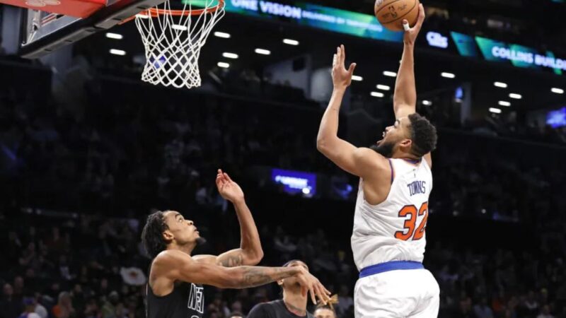 Nets’ Nic Claxton has trouble slowing down Karl-Anthony Towns