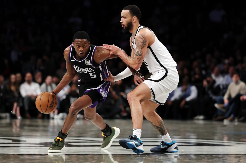 Nets targeting Kings’ De’Aaron Fox as star hits market with NBA trade deadline nearing