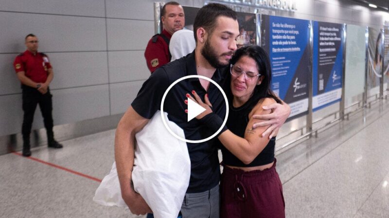 Passengers Say They Were Mistreated on U.S. Deportation Flight