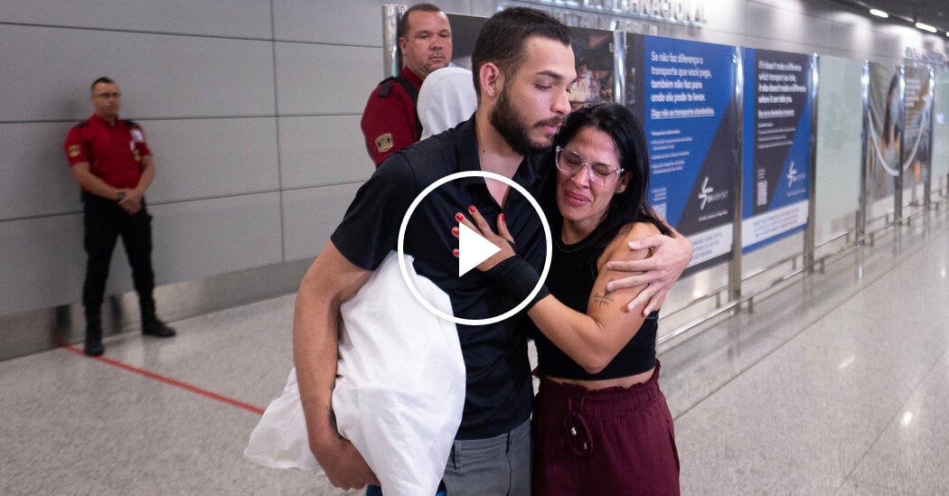 Passengers Say They Were Mistreated on U.S. Deportation Flight