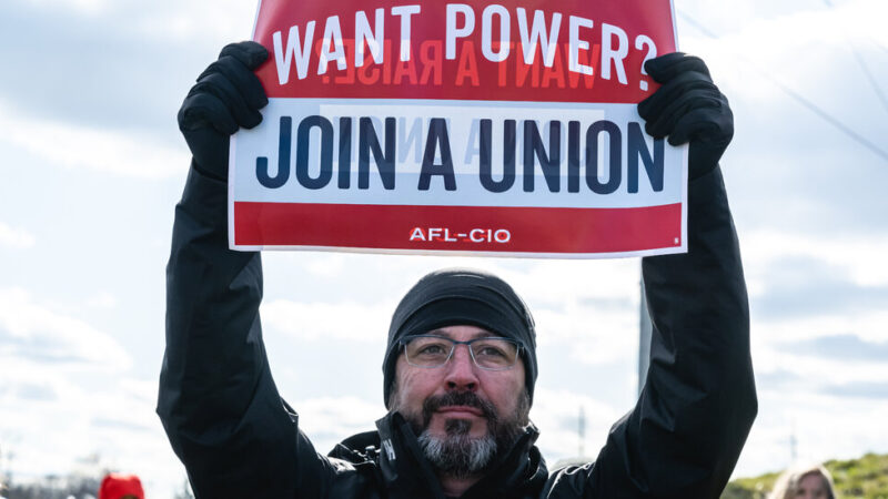 SEIU Joins Forces With AFL-CIO Ahead of New Trump Era