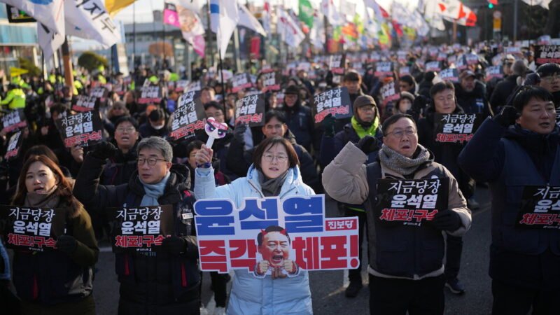 South Korea Fails to Detain Impeached President in Standoff at His Home