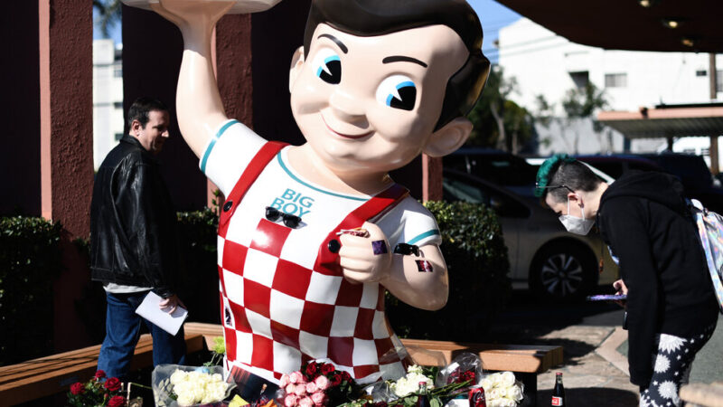 The Making of a David Lynch Memorial at Bob’s Big Boy in Burbank