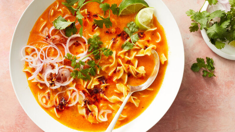 This Quick Noodle Soup Is Vivid in Every Sense of the Word