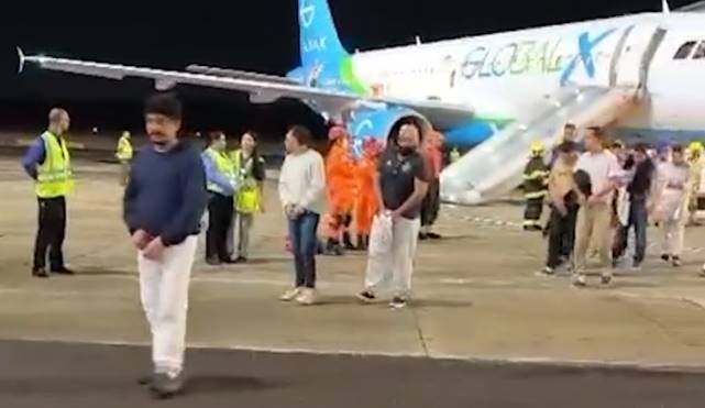 Vídeo mostra brasileiros deportados dos EUA chegando algemados em Manaus. Governo do Brasil protestou – BRAZILIAN PRESS // O maior jornal brasileiro fora do Brasil