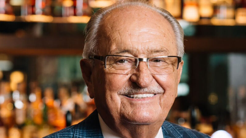 Wolfgang Zwiener, Waiter Who Built a Steakhouse Empire, Dies at 85