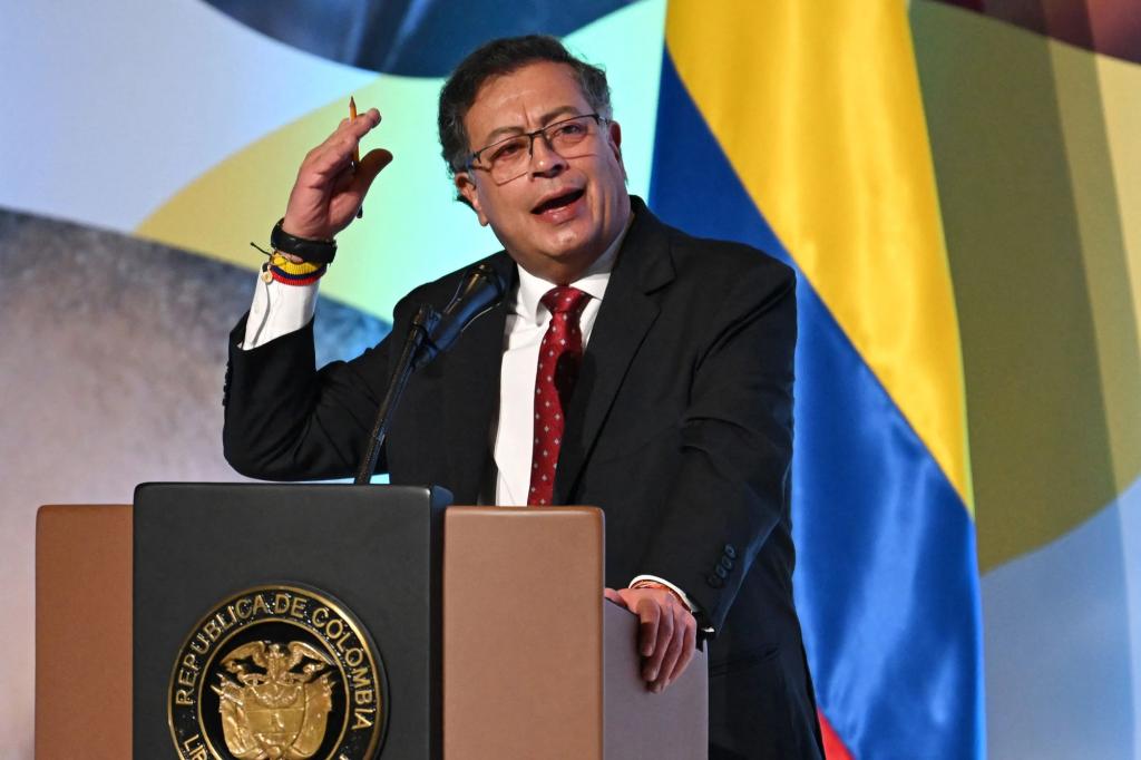 President Gustavo Petro urges undocumented Colombians in the US to return home